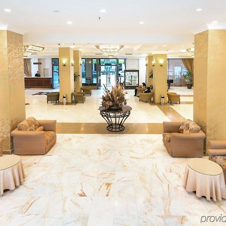 Ani Plaza Hotel Yerevan Bagian luar foto